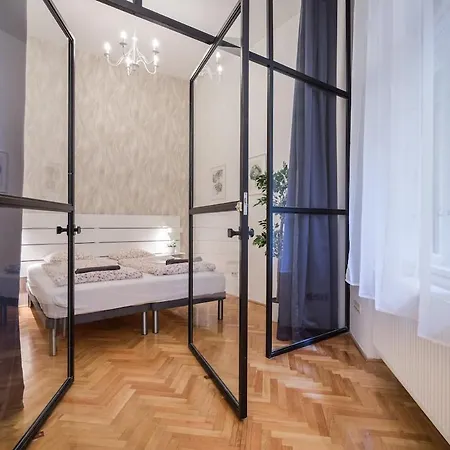 Castle Hill Loft Apartament